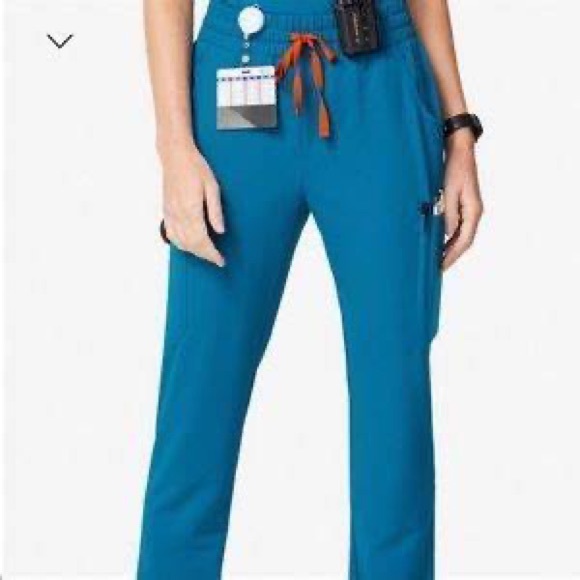 FIGS Zamora Scrub Joggers in Limited Edition Alps Blue - Picture 6 of 6